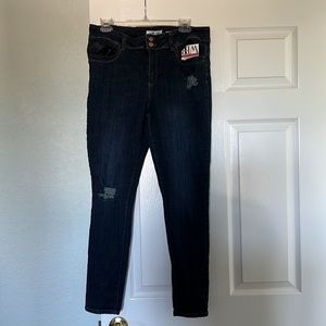 WBB YMI Dark Wash Jeans NWT. Mid-Rise